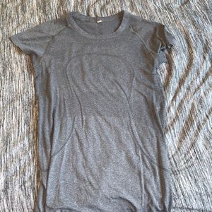 Lululemon Swiftly Tech Short Sleeve - sz 8
